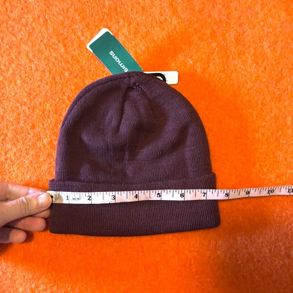 Unisex burgundy monochrome cuffed tuque hat beanie NWT - Picture 6 of 7